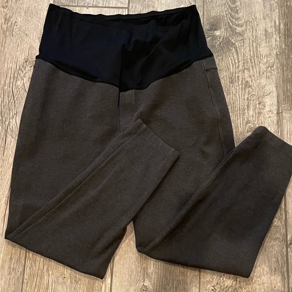 Gap Ponte Gray Ankle Length Maternity Pants with a Full Panel